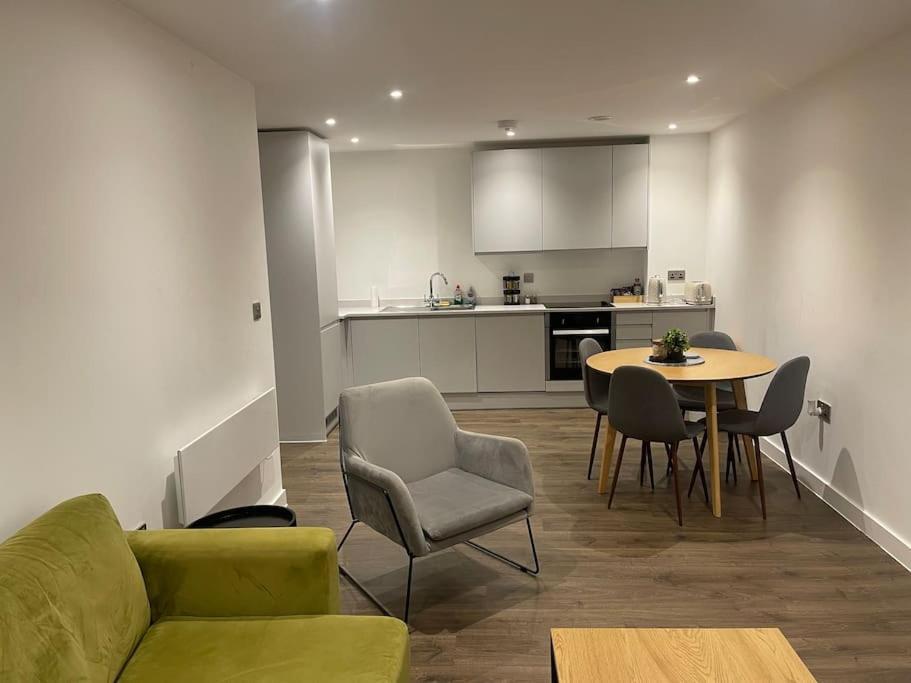 Luxury 2 Bedroom Apartment In The Heart Of Manchester Exterior photo