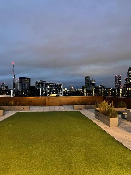Luxury 2 Bedroom Apartment In The Heart Of Manchester Exterior photo